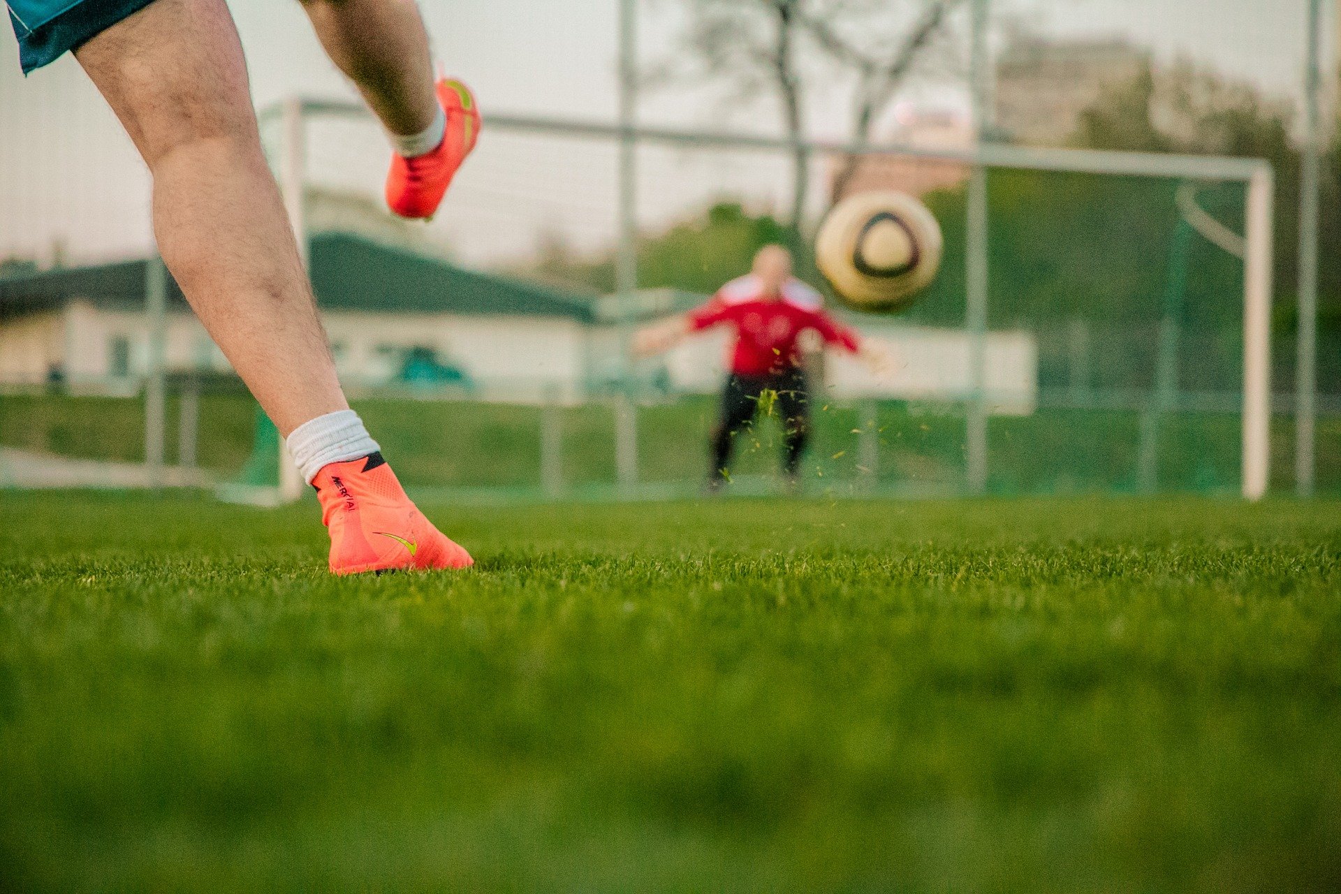 サッカー初心者向けのシュートは まず覚えるべきキックの種類 Football For Employee