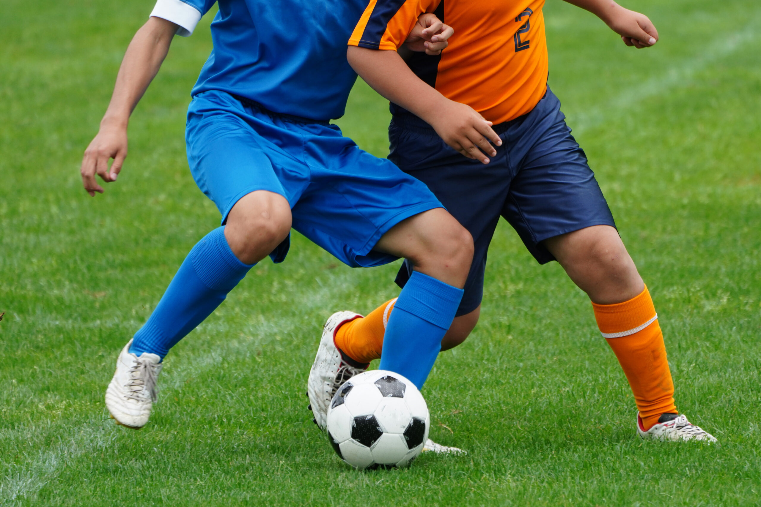 サッカーでボールをこねるの意味とは 避けるべきプレー Football For Employee
